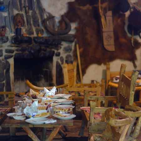 Korsha Guesthouse Roshka エクステリア 写真