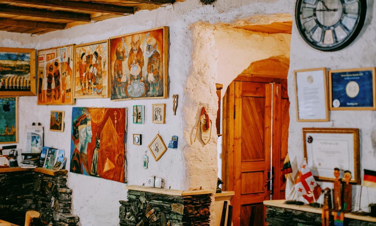 Korsha Guesthouse Roshka エクステリア 写真