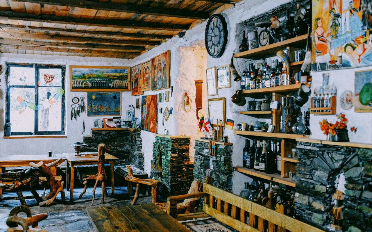 Korsha Guesthouse Roshka エクステリア 写真