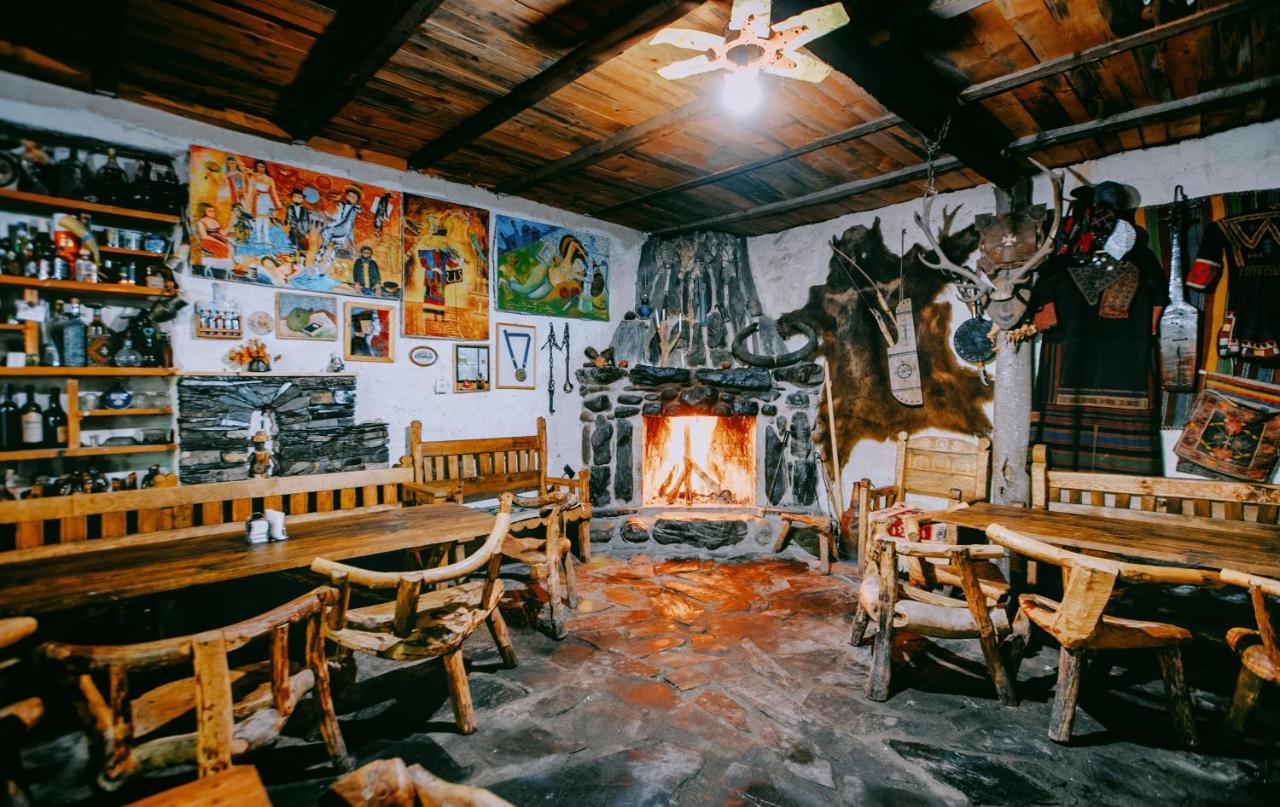 Korsha Guesthouse Roshka エクステリア 写真