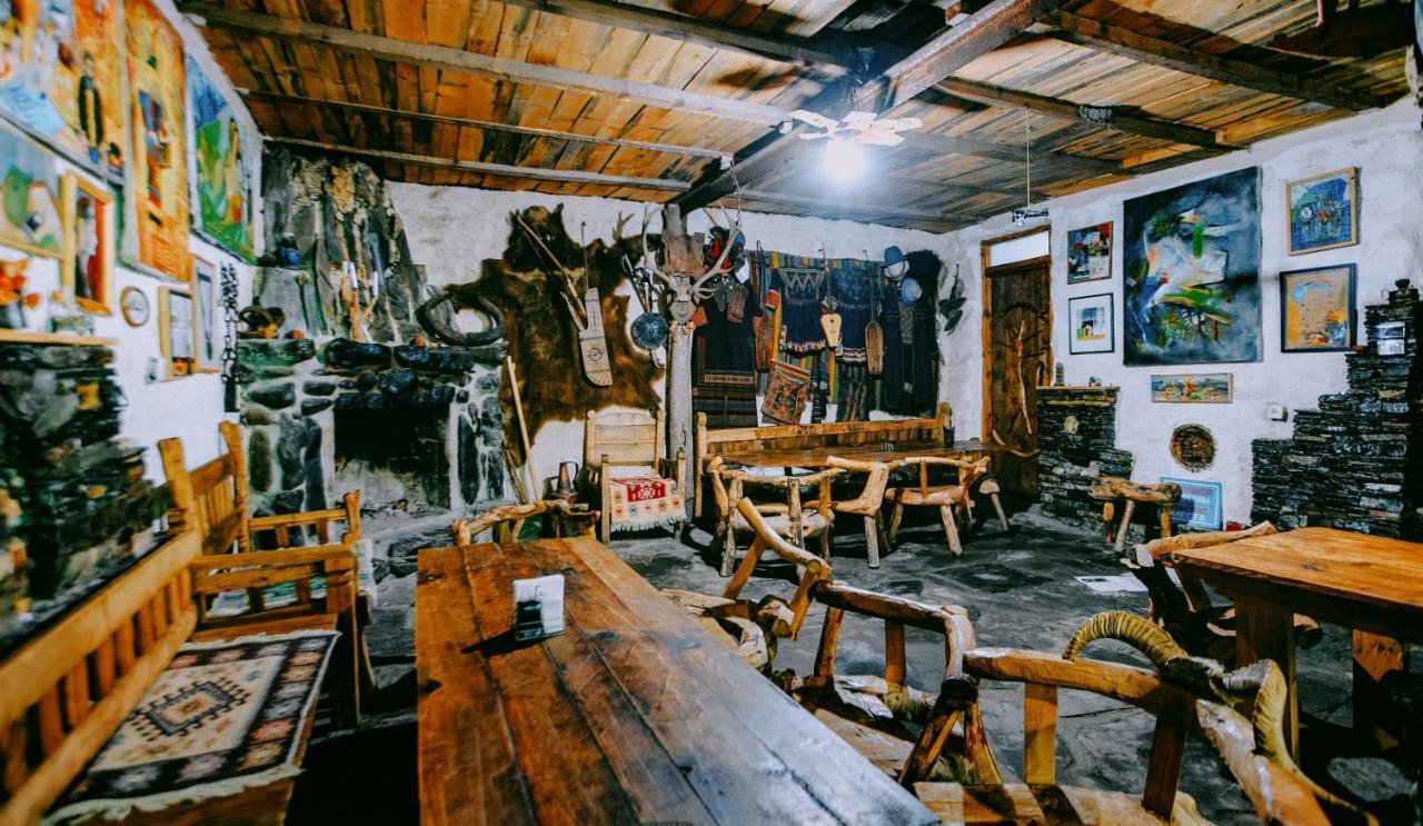 Korsha Guesthouse Roshka エクステリア 写真