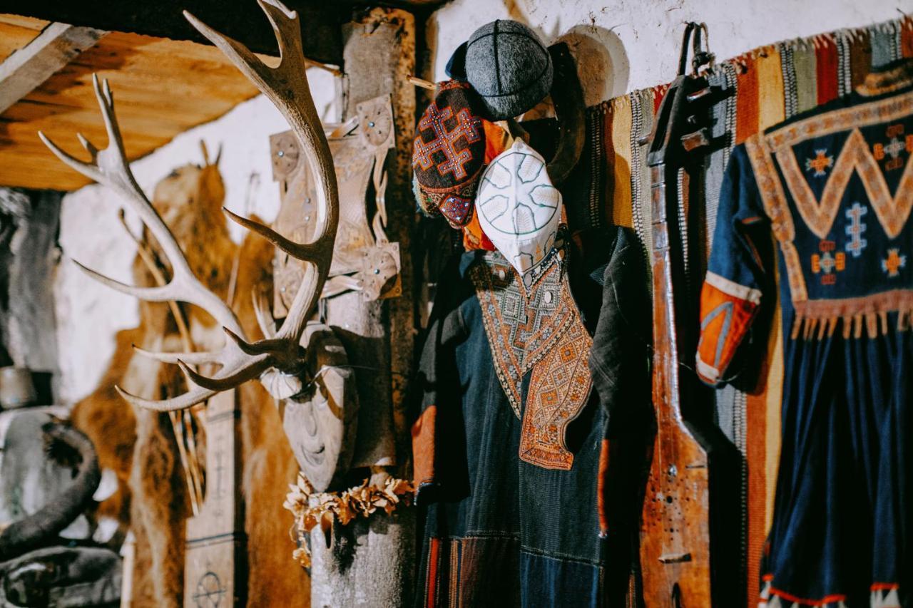 Korsha Guesthouse Roshka エクステリア 写真