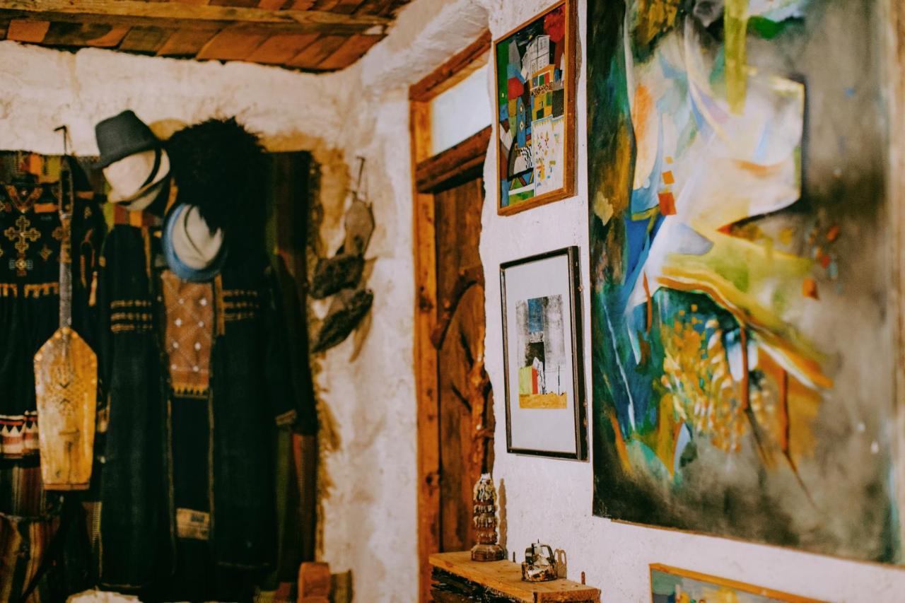 Korsha Guesthouse Roshka エクステリア 写真