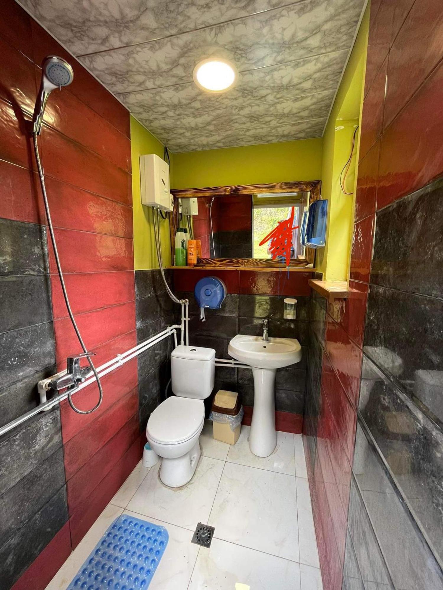 Korsha Guesthouse Roshka エクステリア 写真
