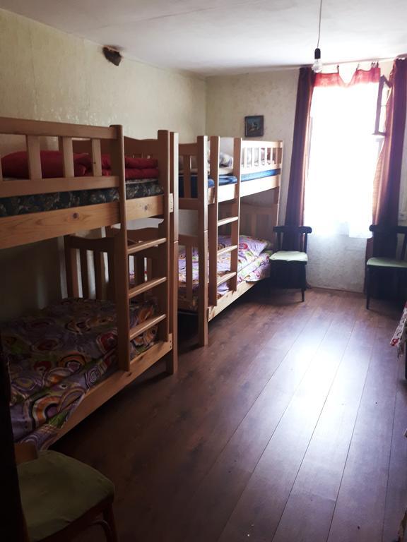 Korsha Guesthouse Roshka エクステリア 写真