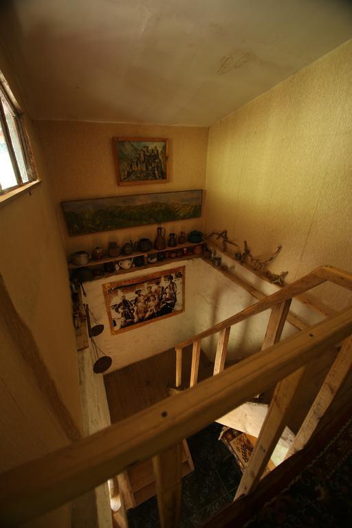 Korsha Guesthouse Roshka エクステリア 写真