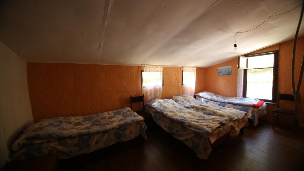 Korsha Guesthouse Roshka エクステリア 写真