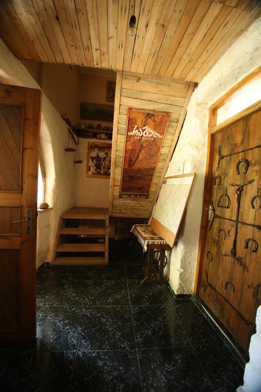 Korsha Guesthouse Roshka エクステリア 写真